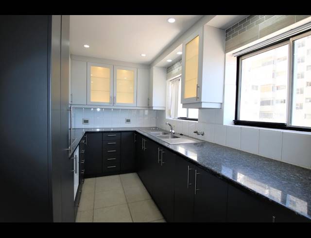 3 bed property to rent in MOUILLE POINT